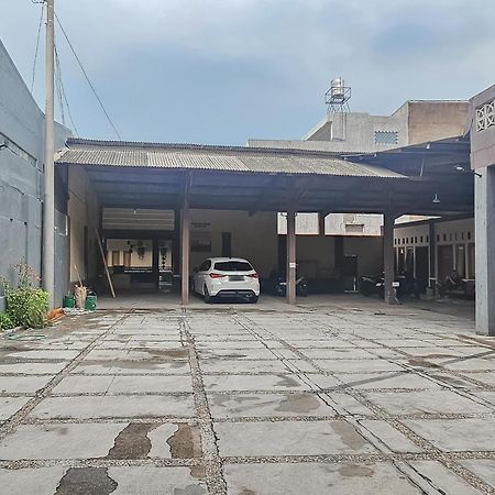 Reddoorz Near Alun Alun Cianjur Hotel Ngoại thất bức ảnh